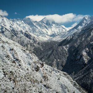 snow mountain with few white clouds